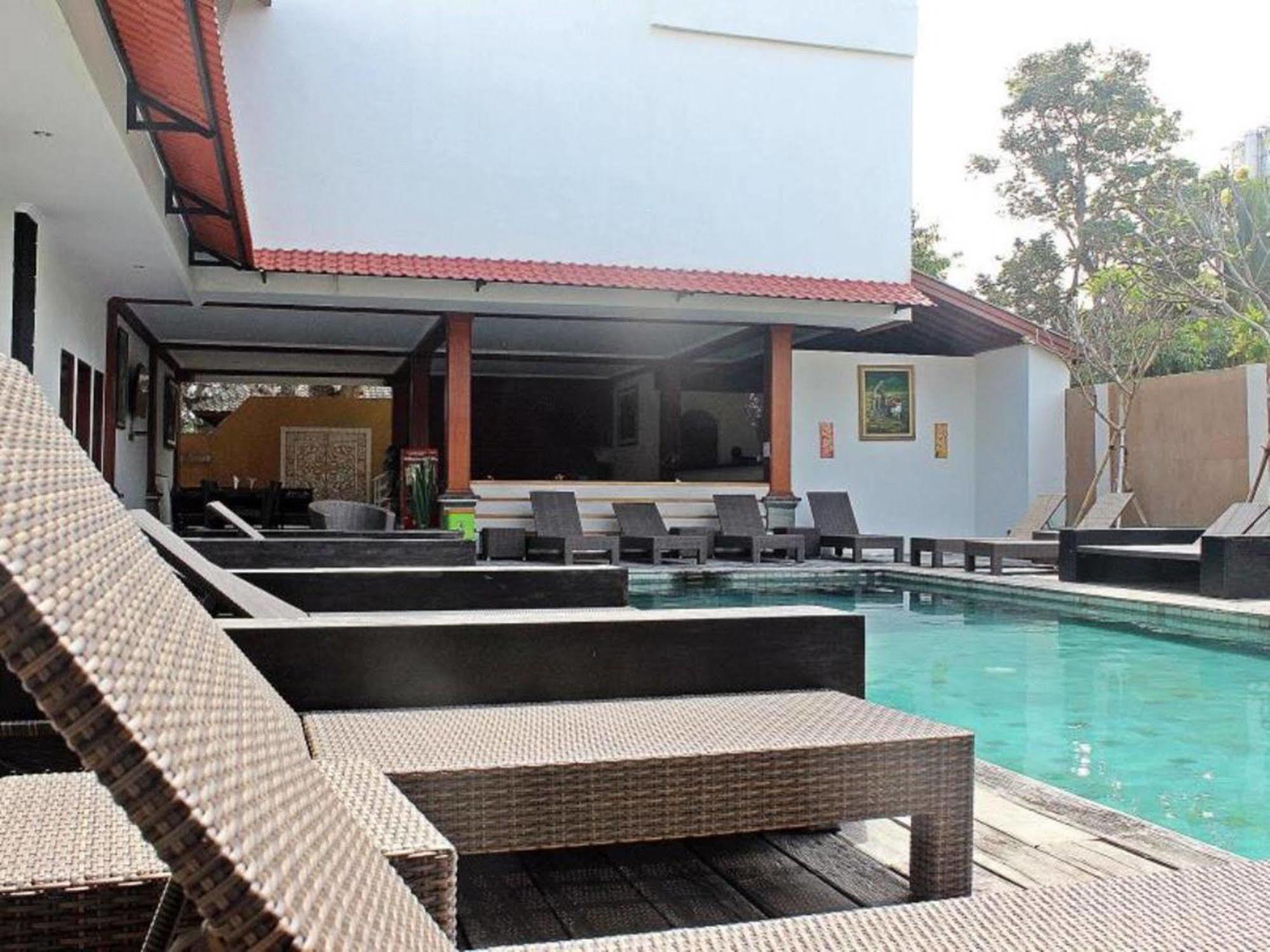 Mirah Hostel Legian Exteriér fotografie