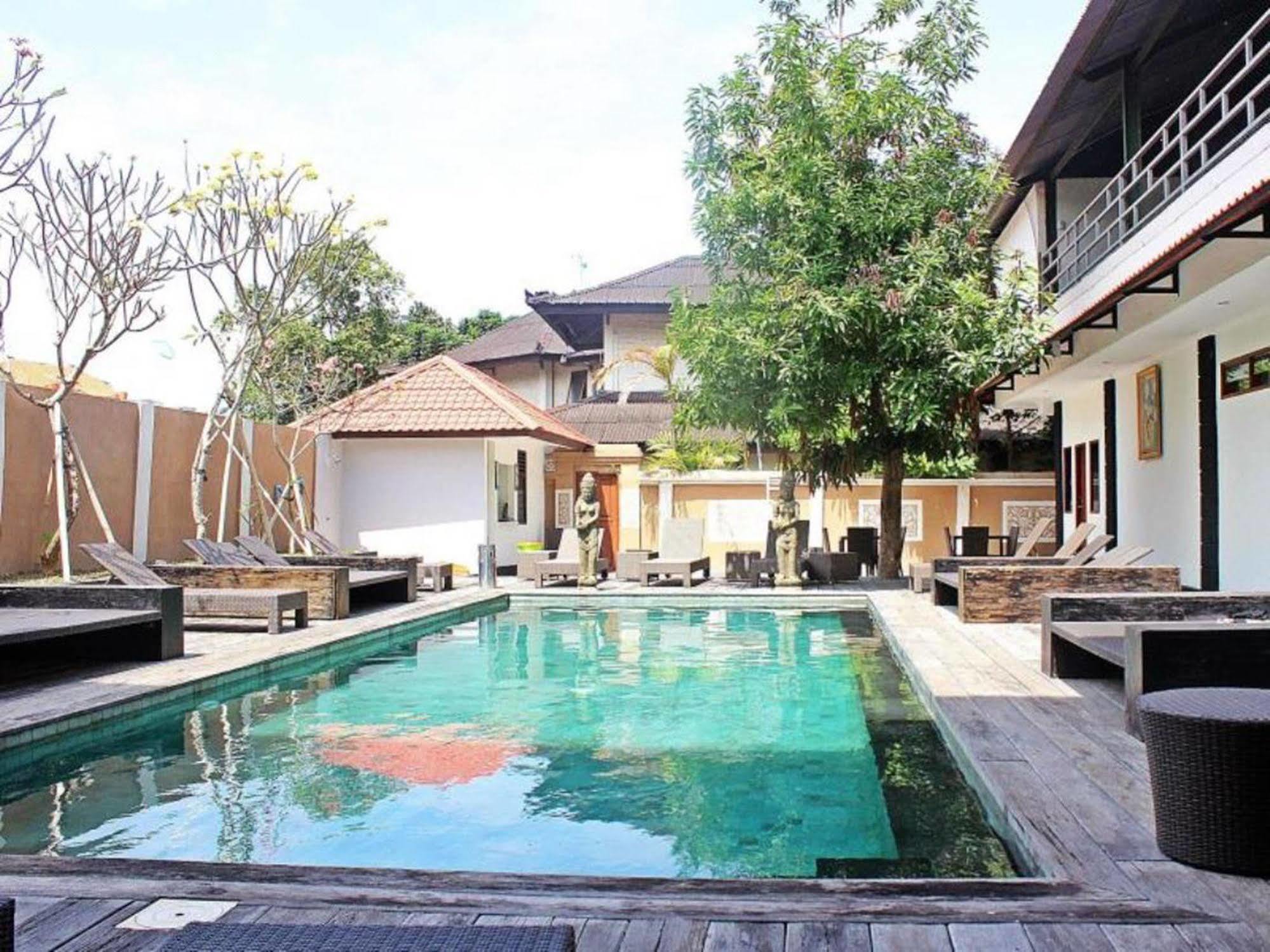 Mirah Hostel Legian Exteriér fotografie