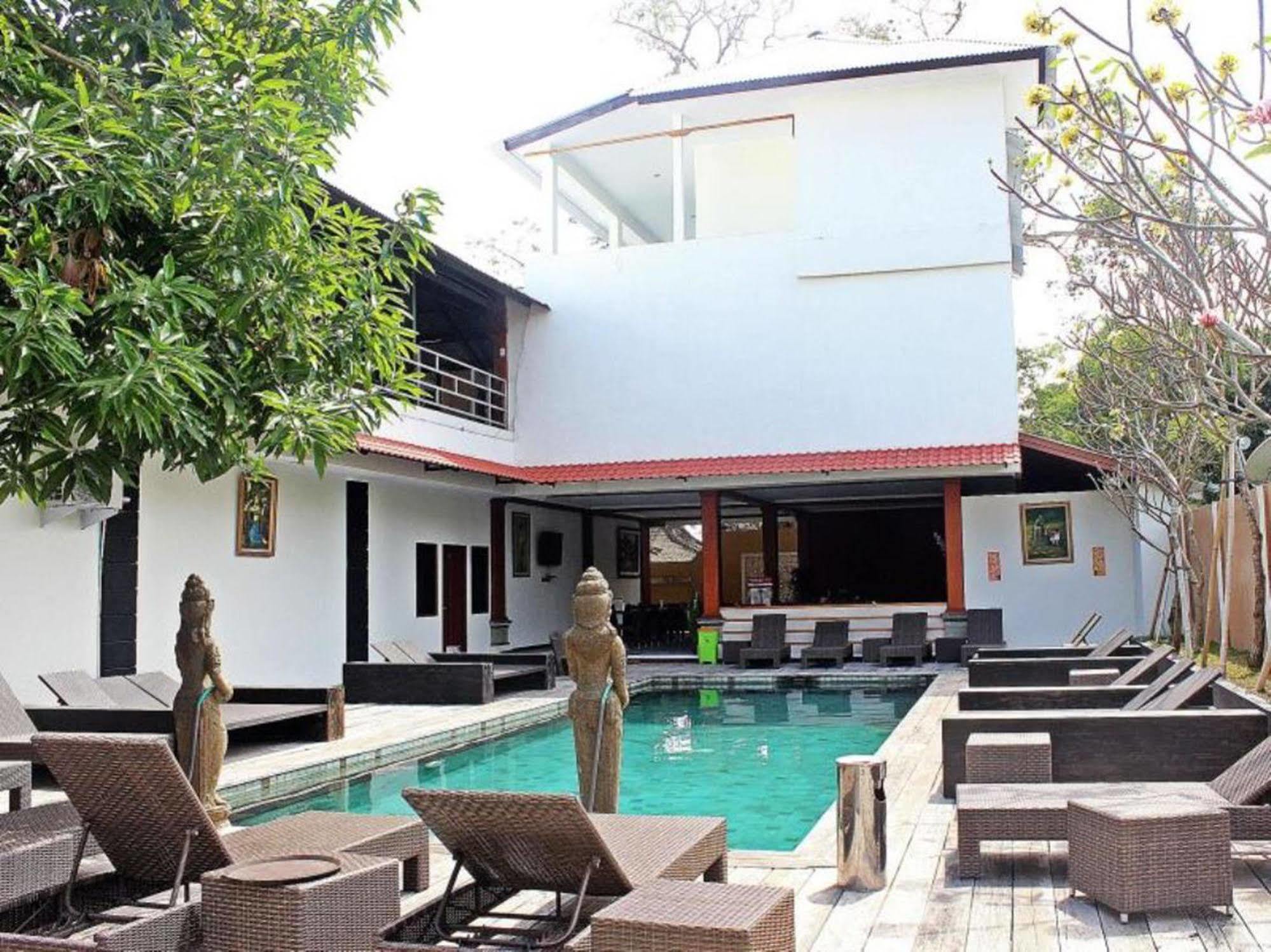 Mirah Hostel Legian Exteriér fotografie