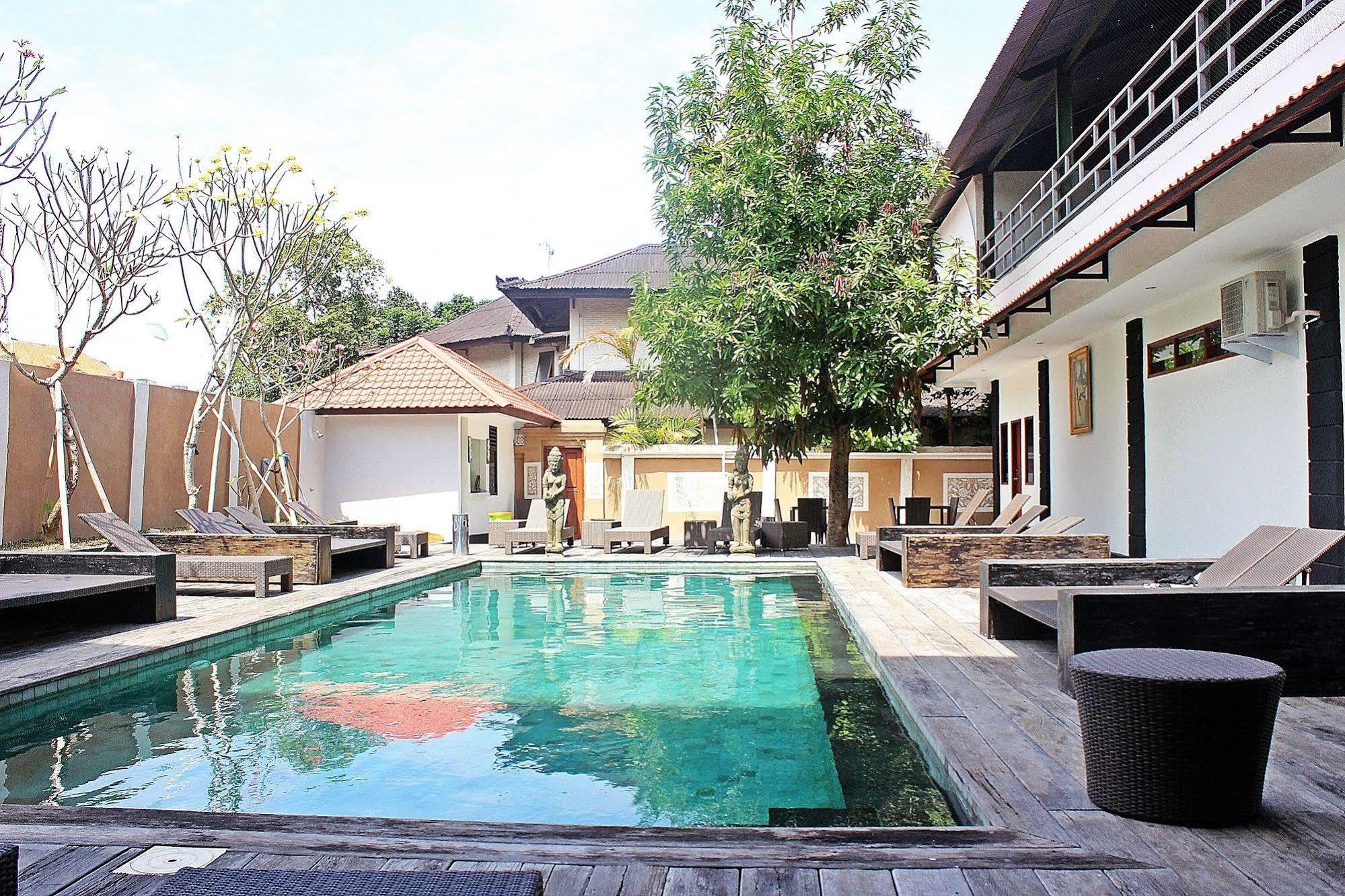 Mirah Hostel Legian Exteriér fotografie