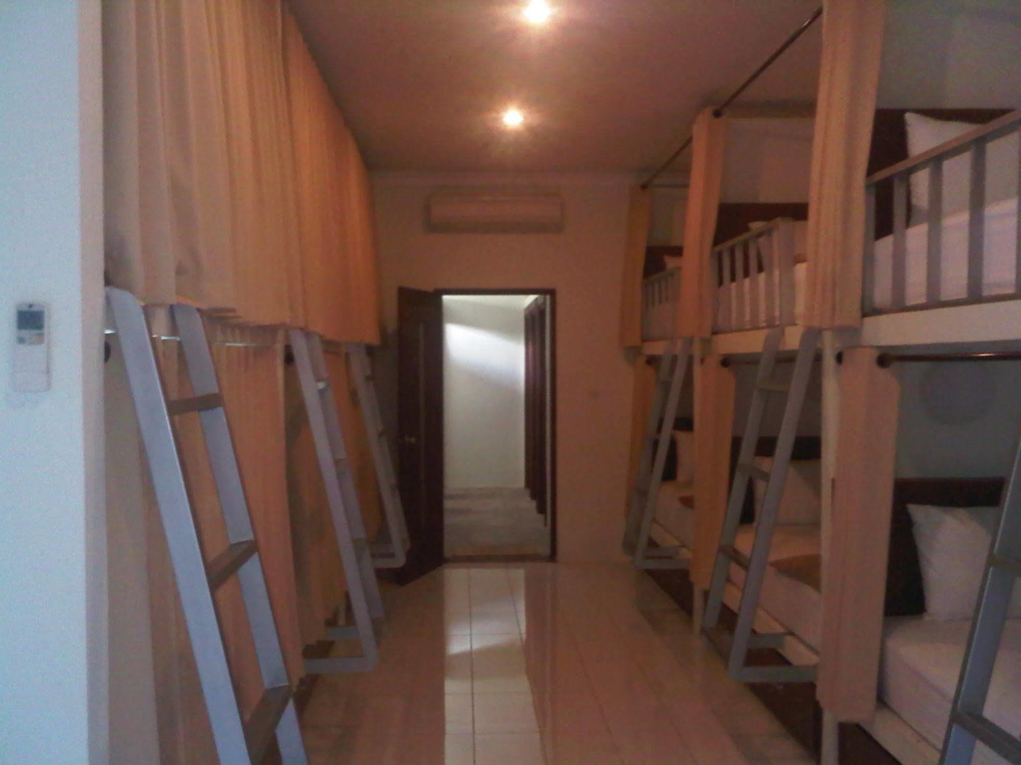 Mirah Hostel Legian Exteriér fotografie