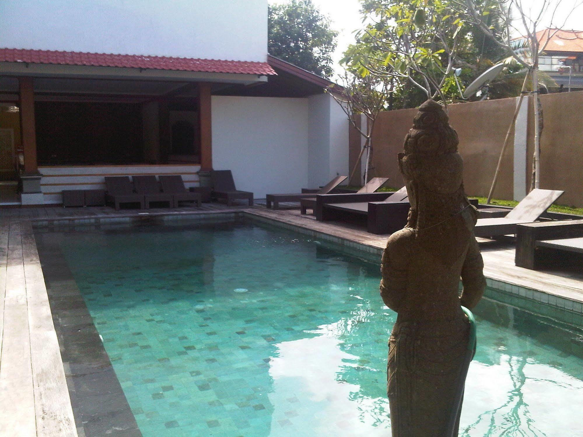 Mirah Hostel Legian Exteriér fotografie