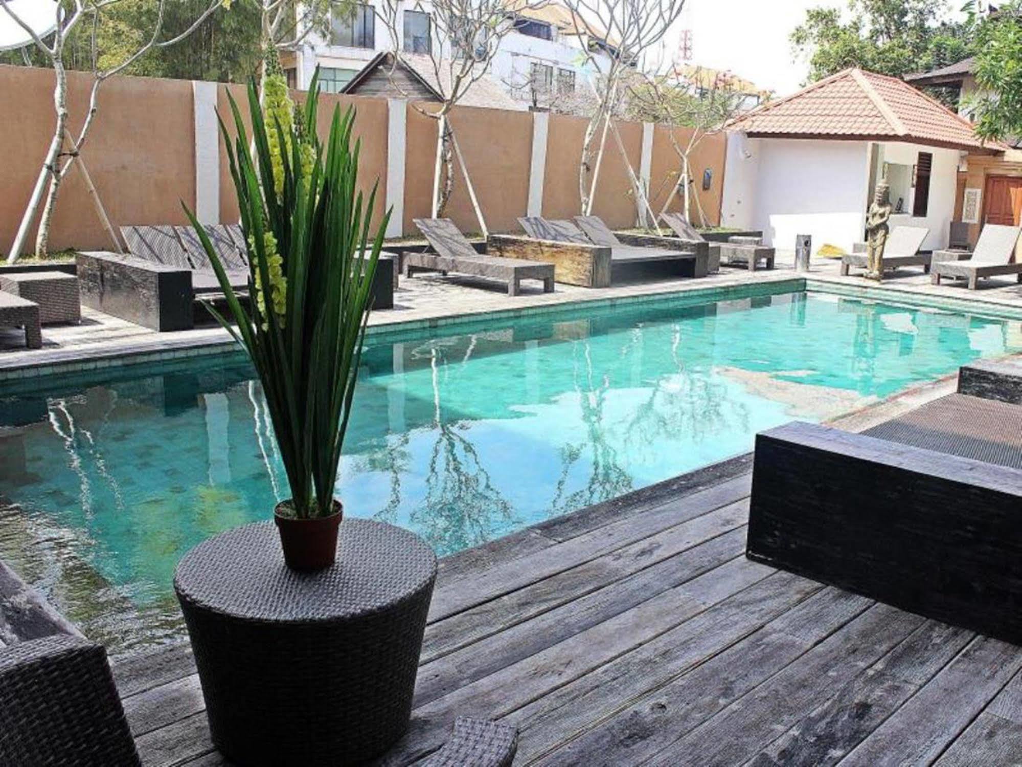 Mirah Hostel Legian Exteriér fotografie