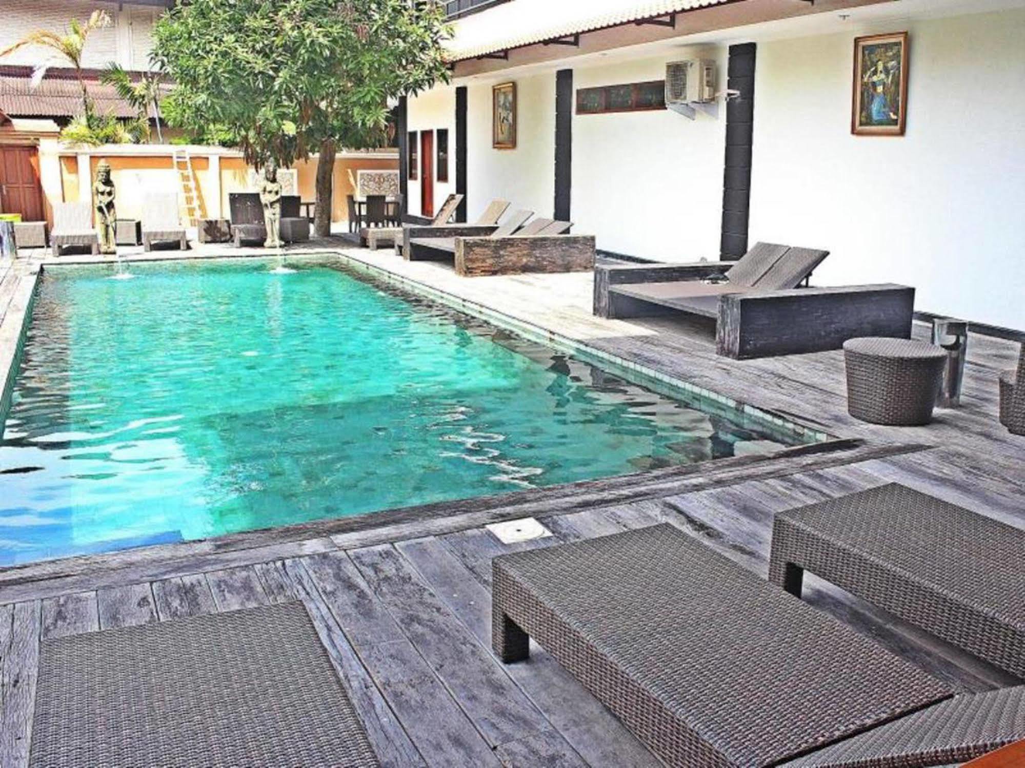 Mirah Hostel Legian Exteriér fotografie