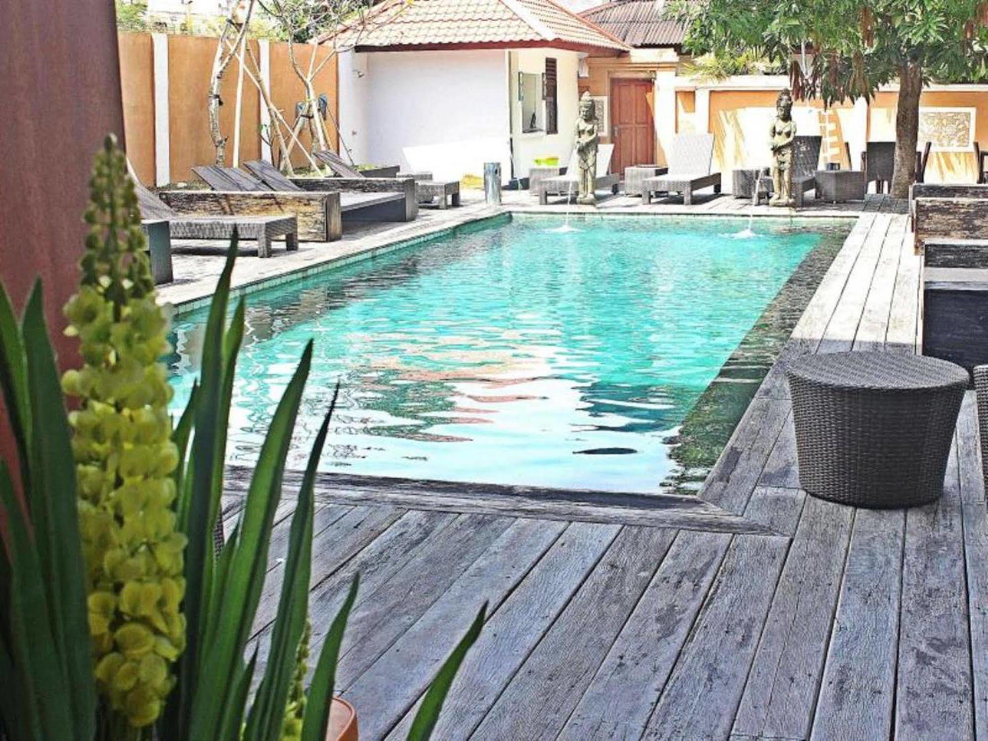 Mirah Hostel Legian Exteriér fotografie